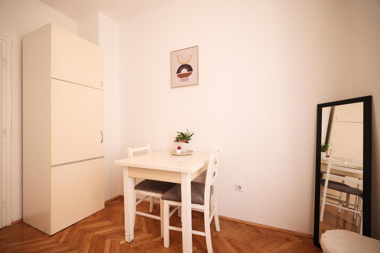Cozy Studio Apartments In City Centar Stosija Zára Kültér fotó