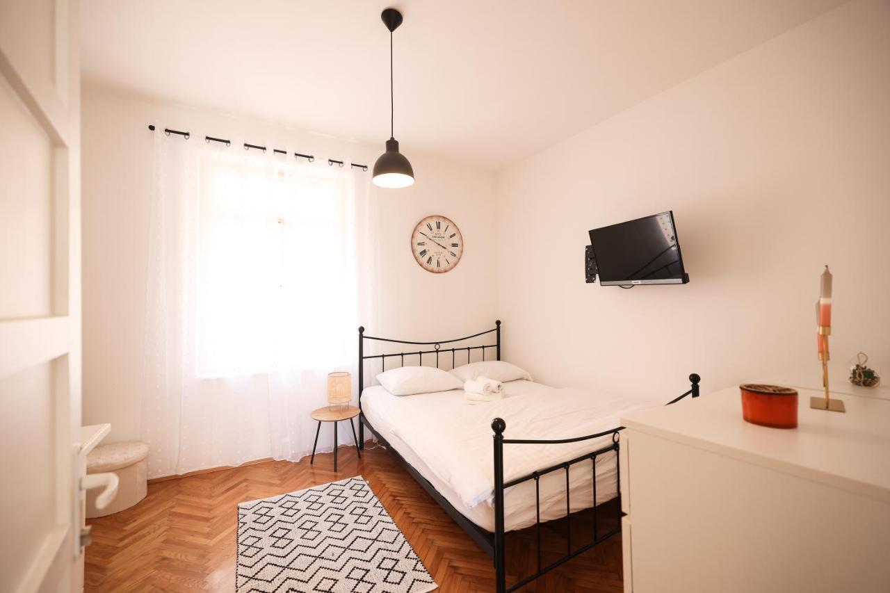Cozy Studio Apartments In City Centar Stosija Zára Kültér fotó