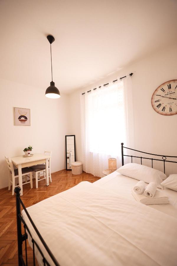 Cozy Studio Apartments In City Centar Stosija Zára Kültér fotó