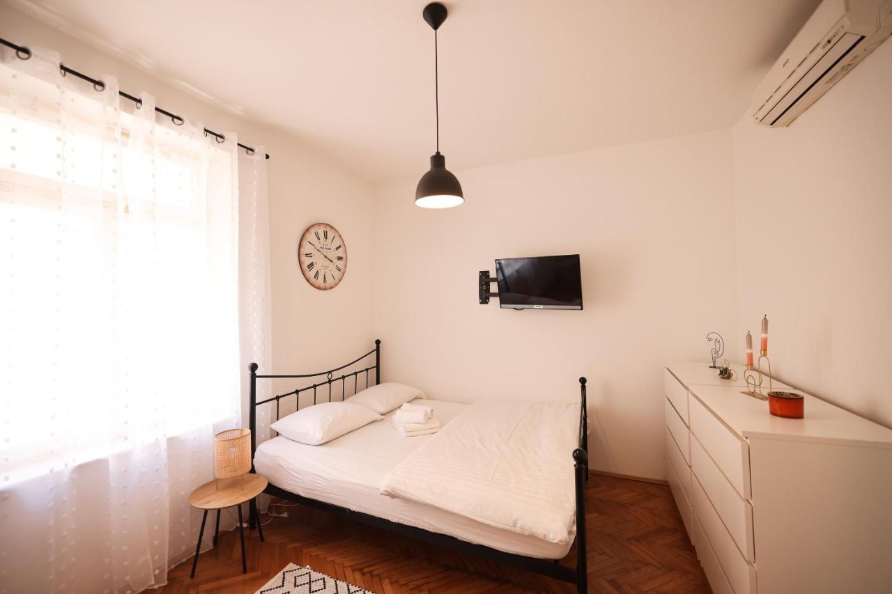 Cozy Studio Apartments In City Centar Stosija Zára Kültér fotó