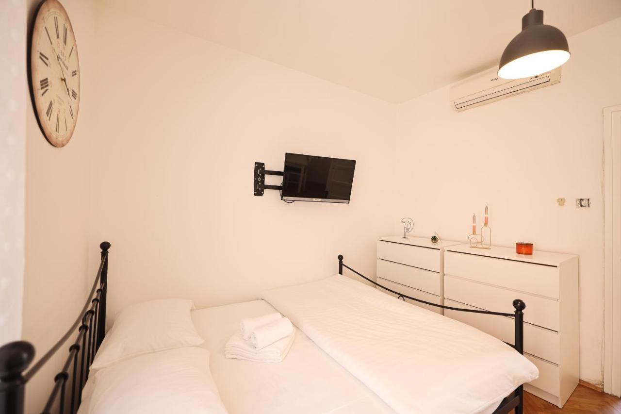 Cozy Studio Apartments In City Centar Stosija Zára Kültér fotó